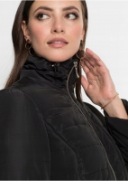 Женская стеганая куртка с искусственным мехом